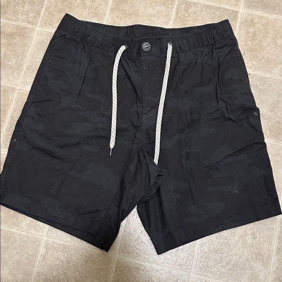 Vuori Black Camo Men's Shorts - Picture 2 of 6